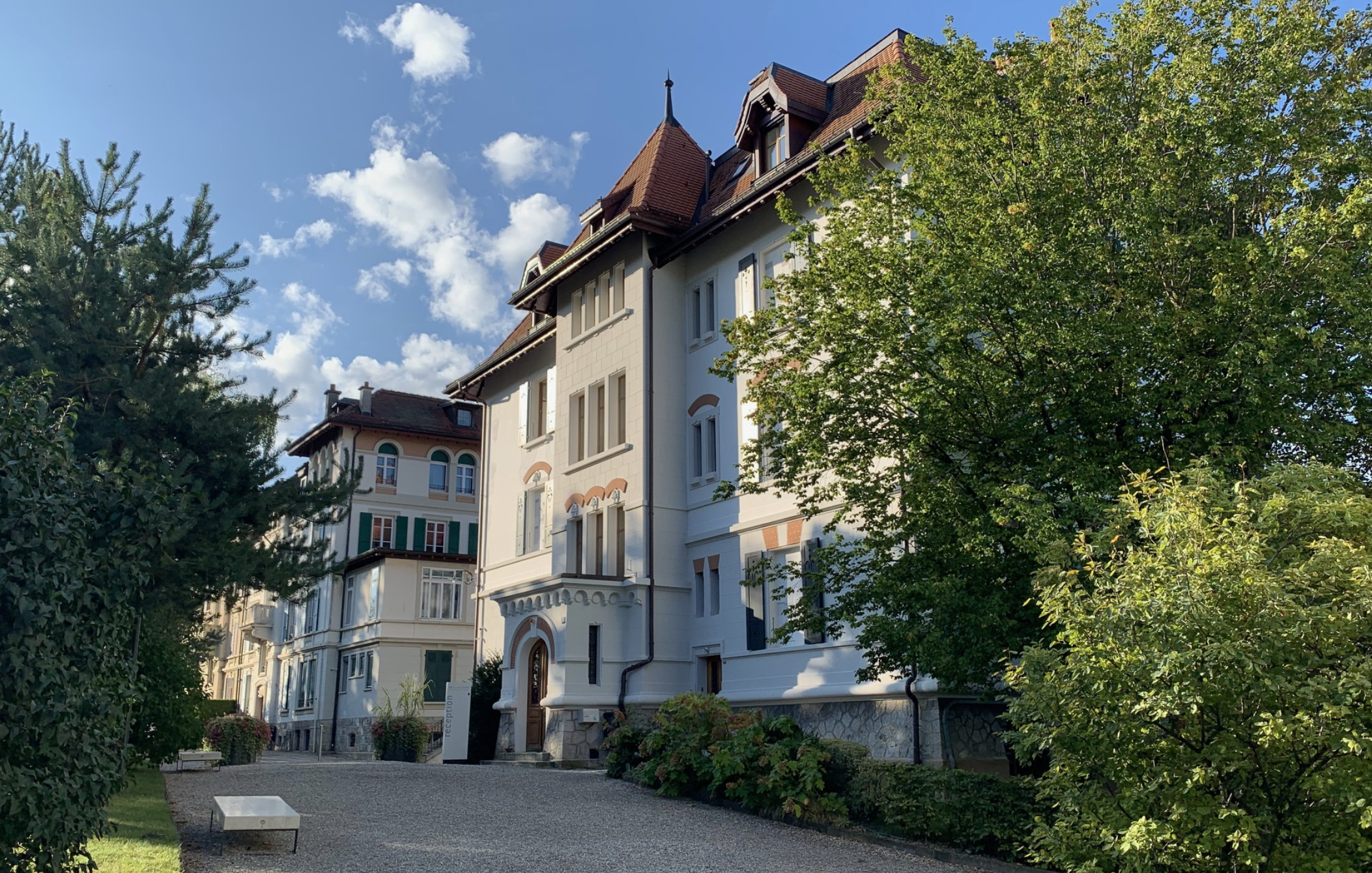 szkoła Brillantmont Lausanne budynki i park szkoła Brillantmont Lausanne budynki i park