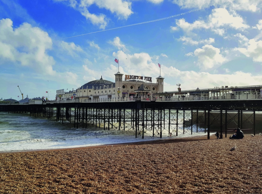 Międzynarodowa młodzież na kampusie letnim w Brighton Międzynarodowa młodzież na kampusie letnim w Brighton